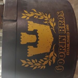 Vintage 1895 established "Goorin bros" hat box